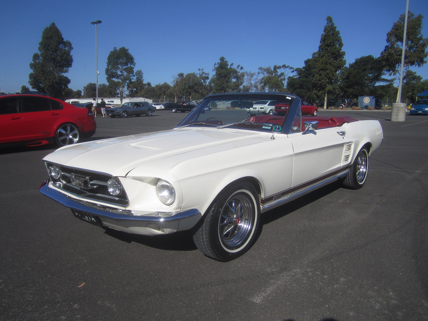 Crédit photo : Cabriolet blanc 1967 - commons.wikimedia.org by Sicnag - CC BY 2.0 Image